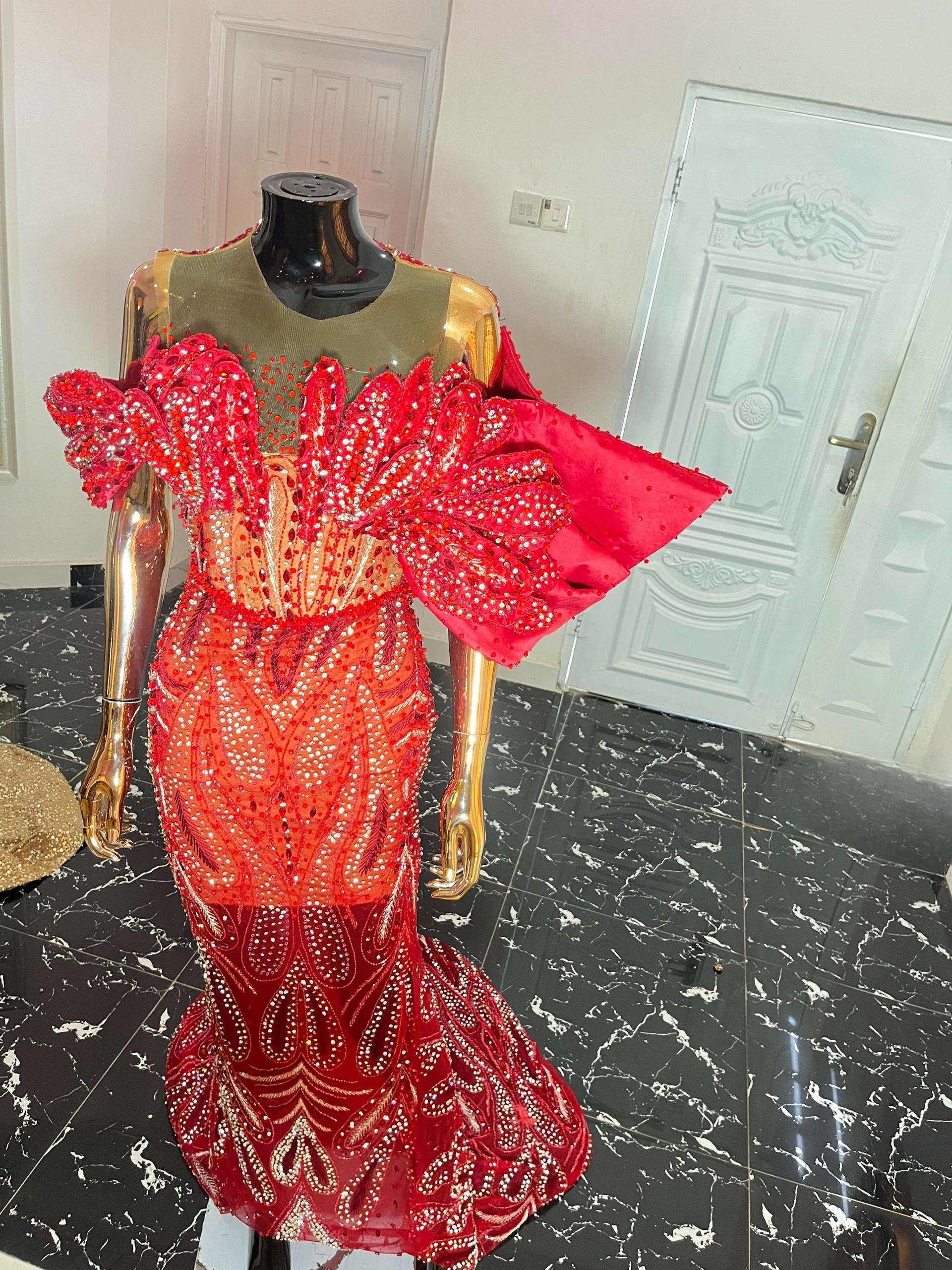 Vestido de noche de sirena con mangas exageradas, vestido de