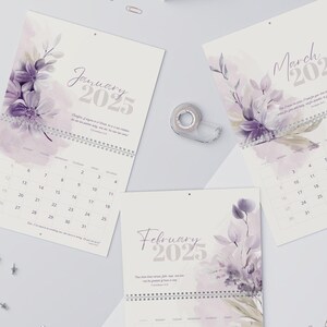 24 Bibelverse | 2025 Schrift Wandkalender | Eleganter lila Pastellton-Blumen-Entwurf | 38 x 29 cm | Spiralbindung