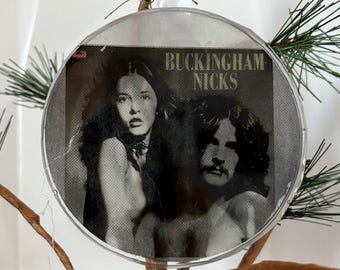 Adorno de resina hecho a mano de Buckingham Nicks