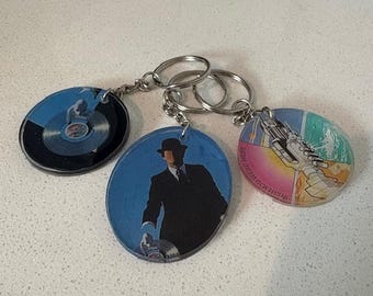 Llaveros de resina hechos a mano de PINK FLOYD "Ojalá estuvieras aquí"