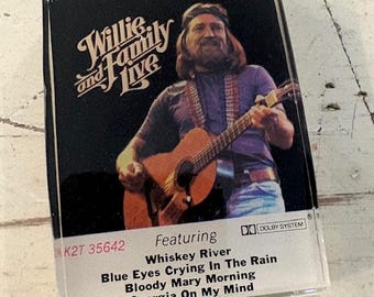 Imán grande de resina de WILLIE NELSON: hecho con cinta de casete de los años 80