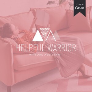Könnte beinhalten: Eine Frau entspannt sich auf einem rosa Sofa und liest ein Buch. Der Text "HELPFUL WARRIOR VIRTUAL ASSISTANT" ist auf dem Sofa zu sehen.