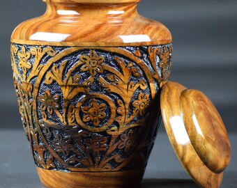 Urna de cremación de palisandro artesanal: recuerdo conmemorativo con flores talladas
