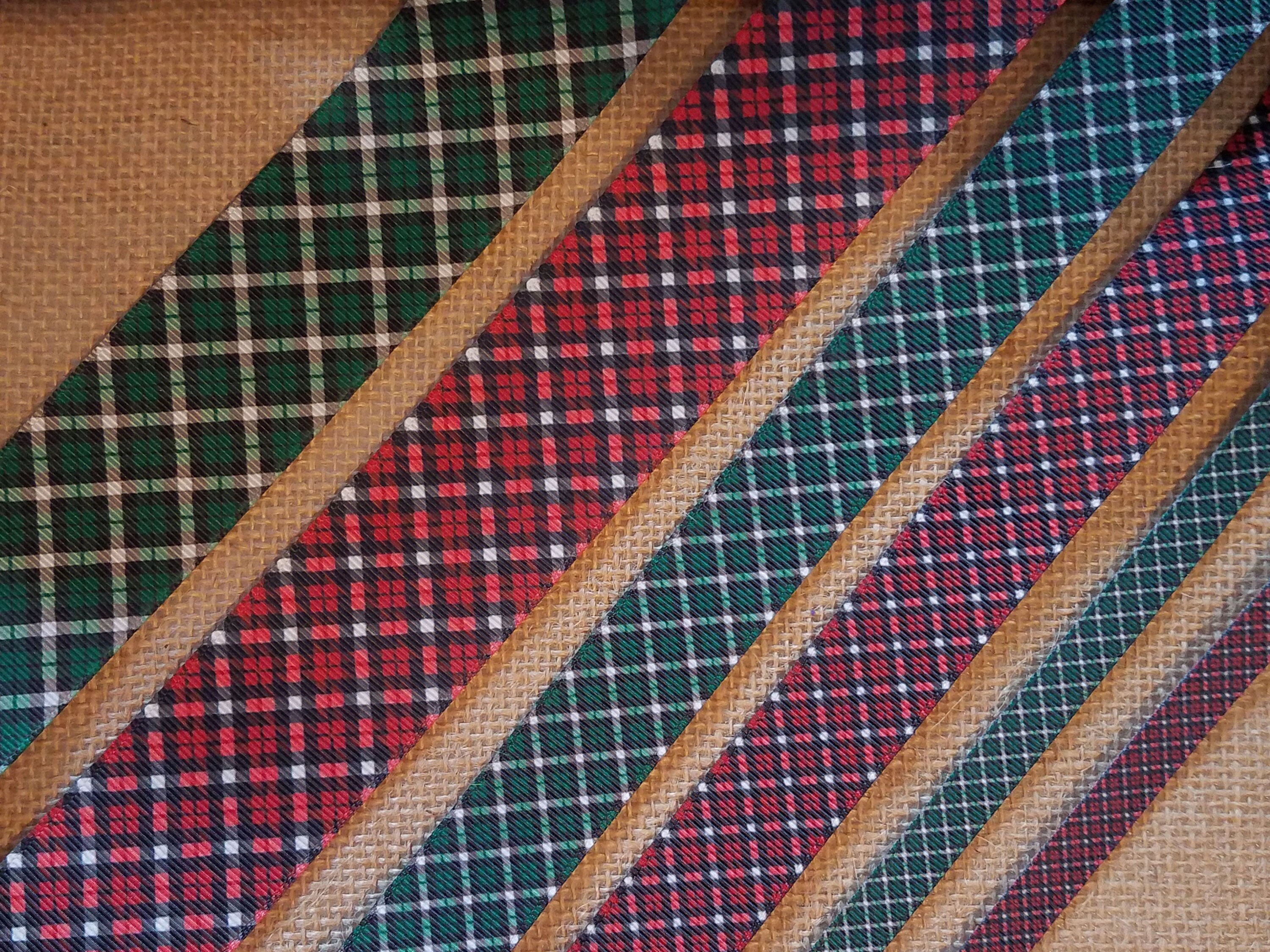 GINGERBREAD BOY AND GIRL 7//8 INCH-5 YARDS RIBBON really cute ribbon