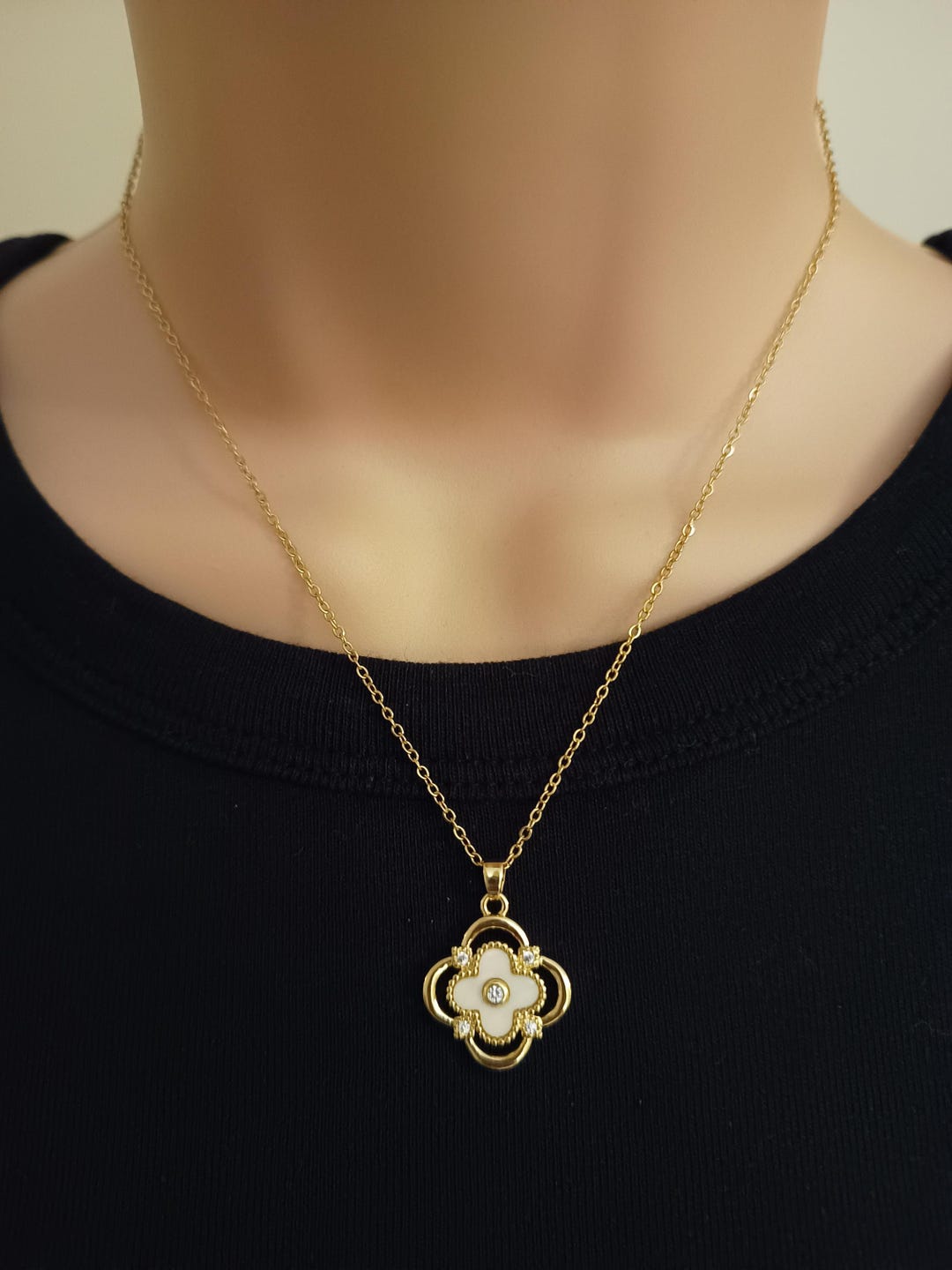 Joe Davies Silver Plated Mother of Pearl Crystal Pink Clover Necklace - 334314 main image 0
