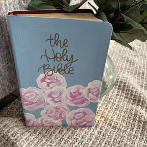 Handgeschilderde NKJV-bijbel