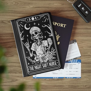 Tarot-Karte Die NIGHT SHIFT NURSE Passport Cover Passport Case Gothic Bordkarte Reise Hexe Halter Hexerei Reisegeschenke