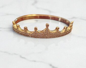 Crown Bracelet - Modern Gold Bangle (60mm)
