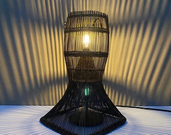 Vintage fishtrap table lamp