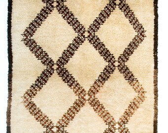 Diamond Delight - vintage Ait Segrouchene Master weaver pile rug