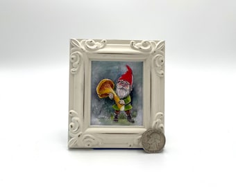 Gartenzwerg mit Pilz gerahmt Miniatur Aquarell Kunstdruck von James Steeno Mini Art, kleine Kunst, kleine Kunst, Gartenkunst