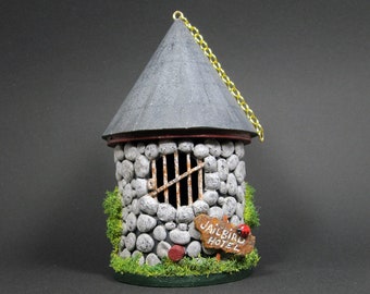 Jailbird Hotel Mini Birdhouse