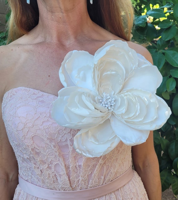 Fabric flower brooches for dresses uk deals