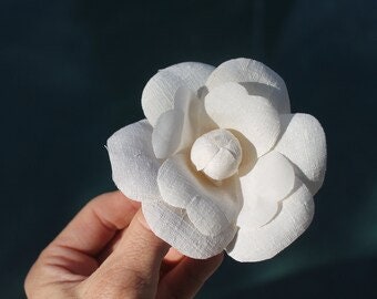 Camelia Flower Pin, Camelia Flower Brooch,  Bridal Hair Pin, Beach Wedding, Bridal Headpiece, Fascinator Flower Bride Hair Clip for Wedding