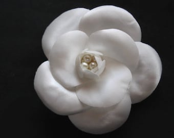 Bridal Flower Pin, Flower Brooch, Camellia Clip, Hair Pin, Bridesmaids Gift, Beach Wedding, Bridal Headpiece, Fascinator Flower