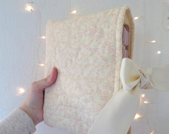 Handmade Quilted Bible Cover: Cream Floral Fabric, Bow Closure