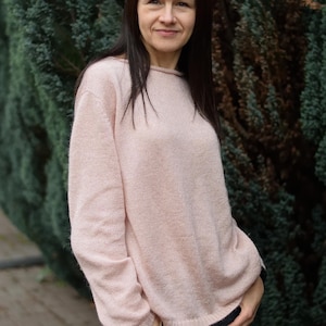 Suéter de mohair rosa empolvado para mujer, suéter de gran tamaño, pulóver de mohair rosa empolvado, suéter de punto de invierno cálido y minimalista para mujer