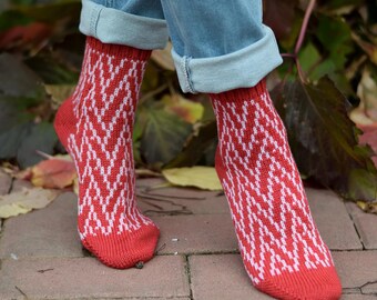 Handgefertigte Wollsocken: Warme gestrickte Wintersocken