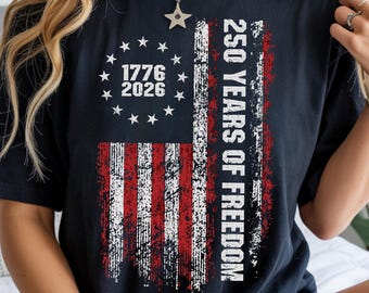 250 años de libertad en EE. UU. PNG – Camiseta de fútbol vintage con la bandera estadounidense (descarga digital)