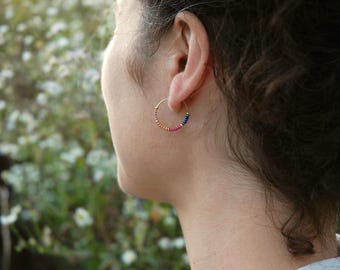 Gold plated stainless steel hoops – Colorful Miyuki seed beads (raspberry, yellow, gold) – Two sizes – Delicate & lightweight boho earrings