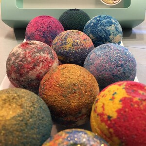 Bath Bombs/ Vegan, Cruelty Free/Fresh/Free Shipping