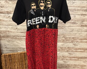 green day band dress Custom OOAK Reworked Upcycled Vintage Tee Tshirt Paint Splatter Concert Skirt S/M Small Medium Handmade Midi X Dos size-xxxl7yrs
