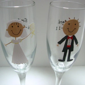 Bride and Groom Champagne Flutes, Handpainted Personalized Toasting Flutes, Toasting Glasses, Bride and Groom Champagne Flutes, image 2