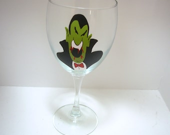 Halloween Wine Glass ,Vampire Wine Glass, Handpainted Wine Glass,Personalized Wine Glass, Halloween Decor, Personalized Wine Glass,