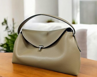 Genuine Grainy Leather Crossbody Bag Large Tote Hand Tailored Luxury Leather Bag Commuter Bag Minimalist Bag Black Tote Bag Stylish