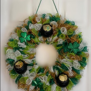 St. Patrick&#39;s Day Mesh Wreath With Shamrocks and Pots of Gold/White/Green Festive Door Decor With a St. Patrick&#39;s Day Theme