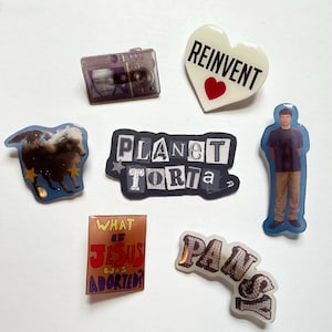 Handgjorda nålar - Fall Out Boy, My Chemical Romance, Panic At The Disco, Weezer, Its Always Sunny in Philadelphia