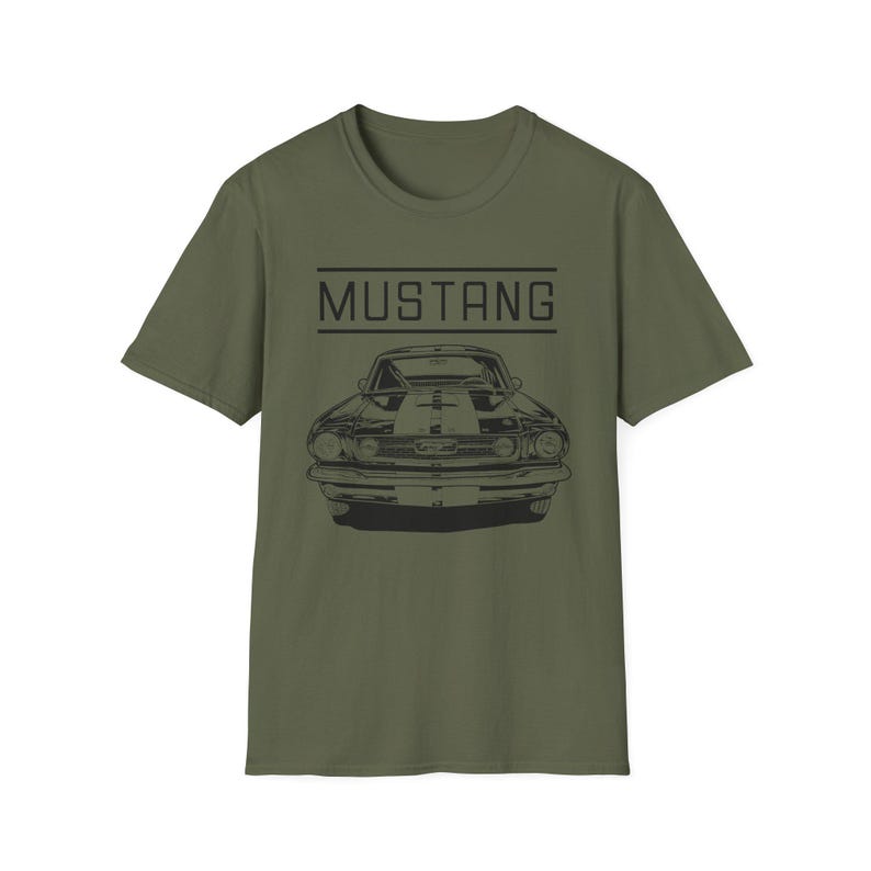 Vintage Ford Mustang T-shirt exuding a retro vibe, perfect for car enthusiasts and vintage lovers. This unisex T-shirt, made from 100% ring-spun cotton, offers a lightweight and comfortable fit for all-year wear. With a classic crew neckline and vers