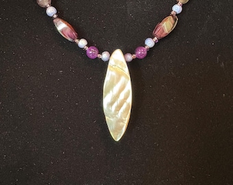 Amethyst & Shell Pendant Necklace Set – Natural Stone and Stained Glass Beaded Jewelry