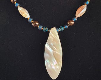 Shell Pendant Necklace with Goldstone, Tiger’s Eye & Swarovski Crystals – Coastal Boho Jewelry Set