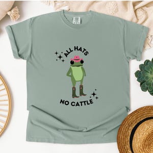 Shirt western Frog Meme, T-shirt All Hats No Cattle, trendy graphic Ts, kikker met cowboyhoed, Weirdcore Clothing, T-shirt grappige kikker