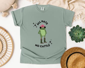 Western Frog Meme Shirt, All Hats No Cattle tee, Trendy Graphic Ts, Frog in Cowboy Hat, Weirdcore Clothing, Funny Frog Graphic Tee-Shirt