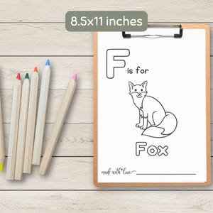K&ouml;nnte beinhalten: Eine druckbare Malvorlage mit dem Buchstaben F und einem Fuchs. Der Text lautet "F is for Fox". Die Seite ist 8,5 x 11 Zoll gro&szlig; und enth&auml;lt den Satz "made with love".