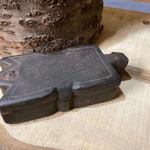 Late 19th century wooden trinket box