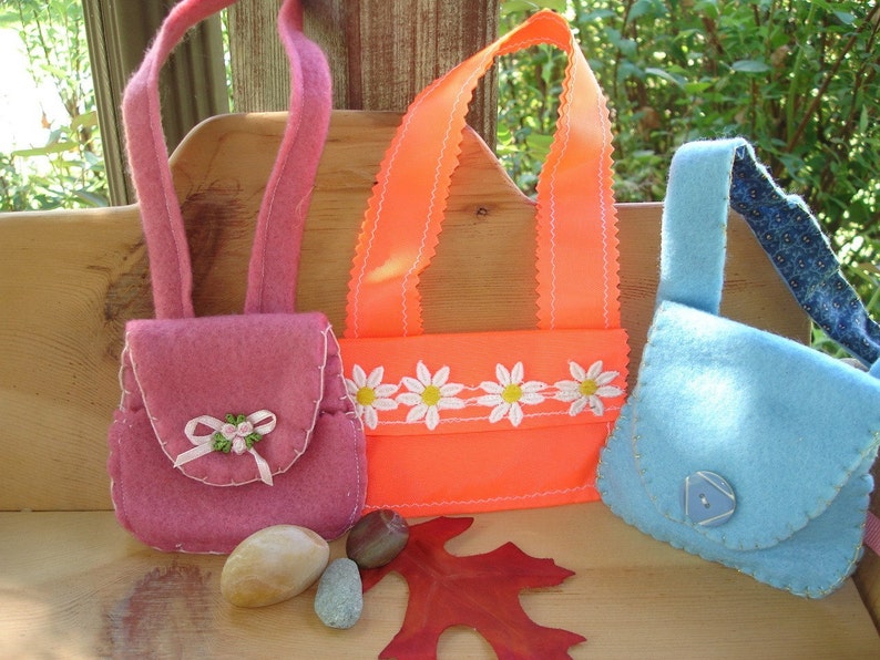 Dolly Needs A New Purse