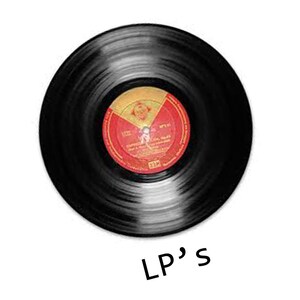 K&ouml;nnte beinhalten: Eine schwarze Schallplatte mit einem roten und goldenen Etikett. Das Etikett tr&auml;gt den Text "33 U/min" und "Stereo".