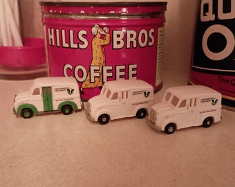 Life Like SceneMaster 1950s Greenspring Creamery Set of Three Plastic HO Scale Milk Delivery Trucks 1645 Free Shipping