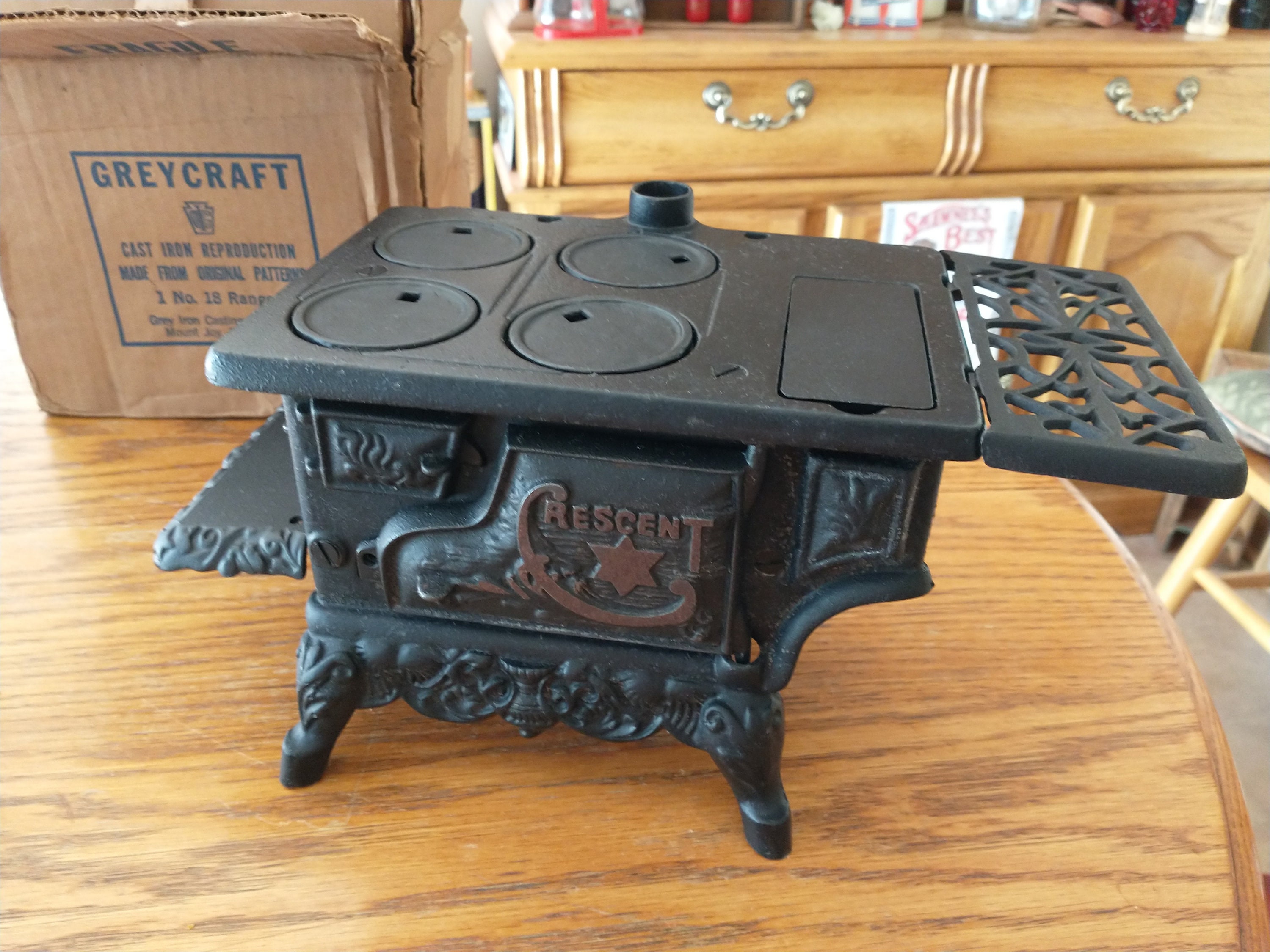 Antique Crescent Miniature Cast Iron Stove and Accessories – Warehouse 55  Aurora