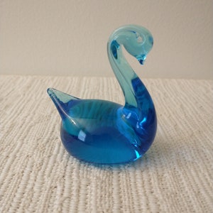 Titan Art Graceful Blue Glass Resting Swan Figure