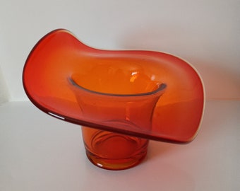 LE Smith Simplicity Amberina Orange Pansy Free Form Top Hat Sombrero Vase