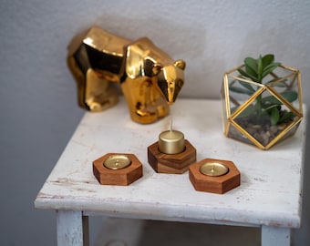 Portavelas modernos de madera para velas pequeñas / Decoración geométrica de madera hecha a mano / Detalle minimalista para el hogar