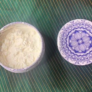 18th Century Vintage Style Historical Cosmetics Scented Dusting Powder