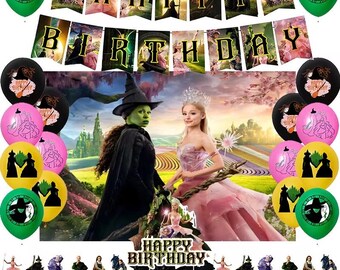 Könnte beinhalten: Ein Geburtstagsdekorationsset mit Kuchen, Luftballons und Bannern. Der Kuchentopper lautet "Happy Birthday". Luftballons sind schwarz, rosa und gelb, mit Bildern von Hexen und Charakteren. Banner schreiben "Happy Birthday".