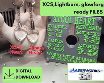 Könnte beinhalten: Zwei transparente herzförmige Schlüsselanhänger mit silbernen Beschlägen und eine graue quadratische Vorlage mit grünem Text, der XTOOL HEART, CYLINDER, KEYCHAIN, RECT, CORD, WORKS WITH ALIBABA KEYCHAINS AS WELL sowie XCS, Lightburn, glowforge ready FILES lautet.