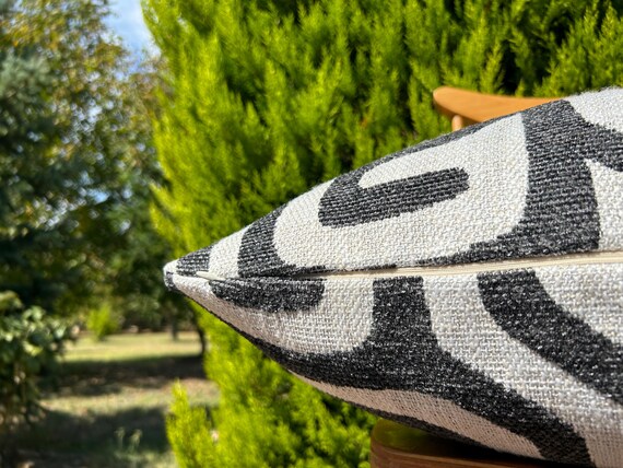 Schwarz Weiß Akzent Lendenkissen, Abstraktes Modernes Dekokissen, Schwarz Weiß Euro Sham, Einzigartiges Muster Couchkissen, King Size Kissen