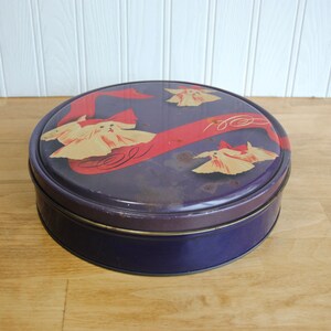 1950s button tin with Maltese dogs, red bows, vintage sewing tin, very different design image 3